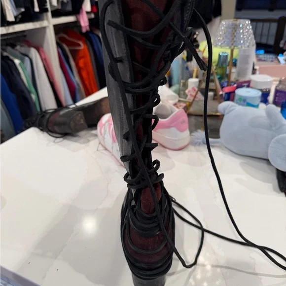 Freebird Stylish Gray Leather Knee-High Boots worn only a few times - Picture 7 of 9